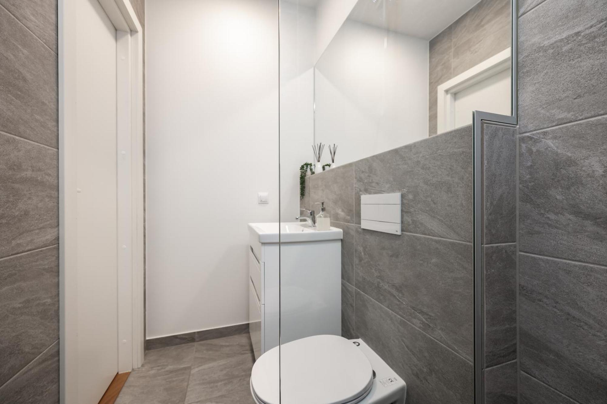 Hilltop Apartments - Studio Rooms In City Centre Tallinn Exterior foto